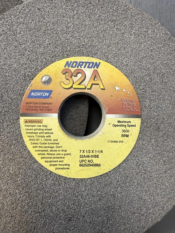 Used (lot of 2) Norton 7x1/2x1-1/4 Surface Grinding Wheel 32A46-IVBE GHB-43
