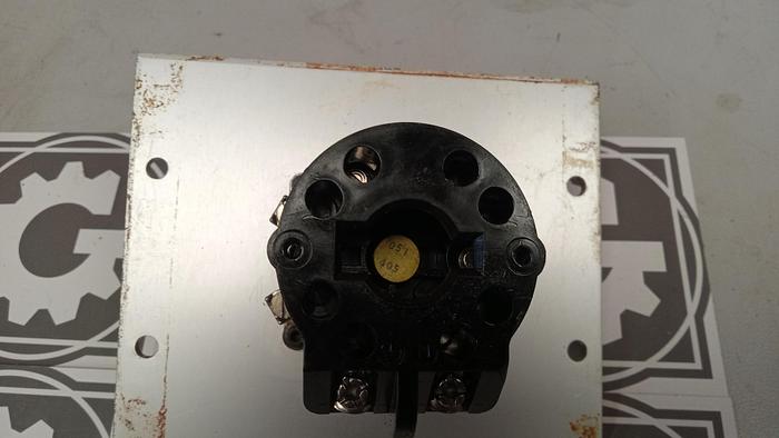Used Klockner Moeller T2-2-10 Rotary Switch 25 Amp 500 VAC  - GHB-51
