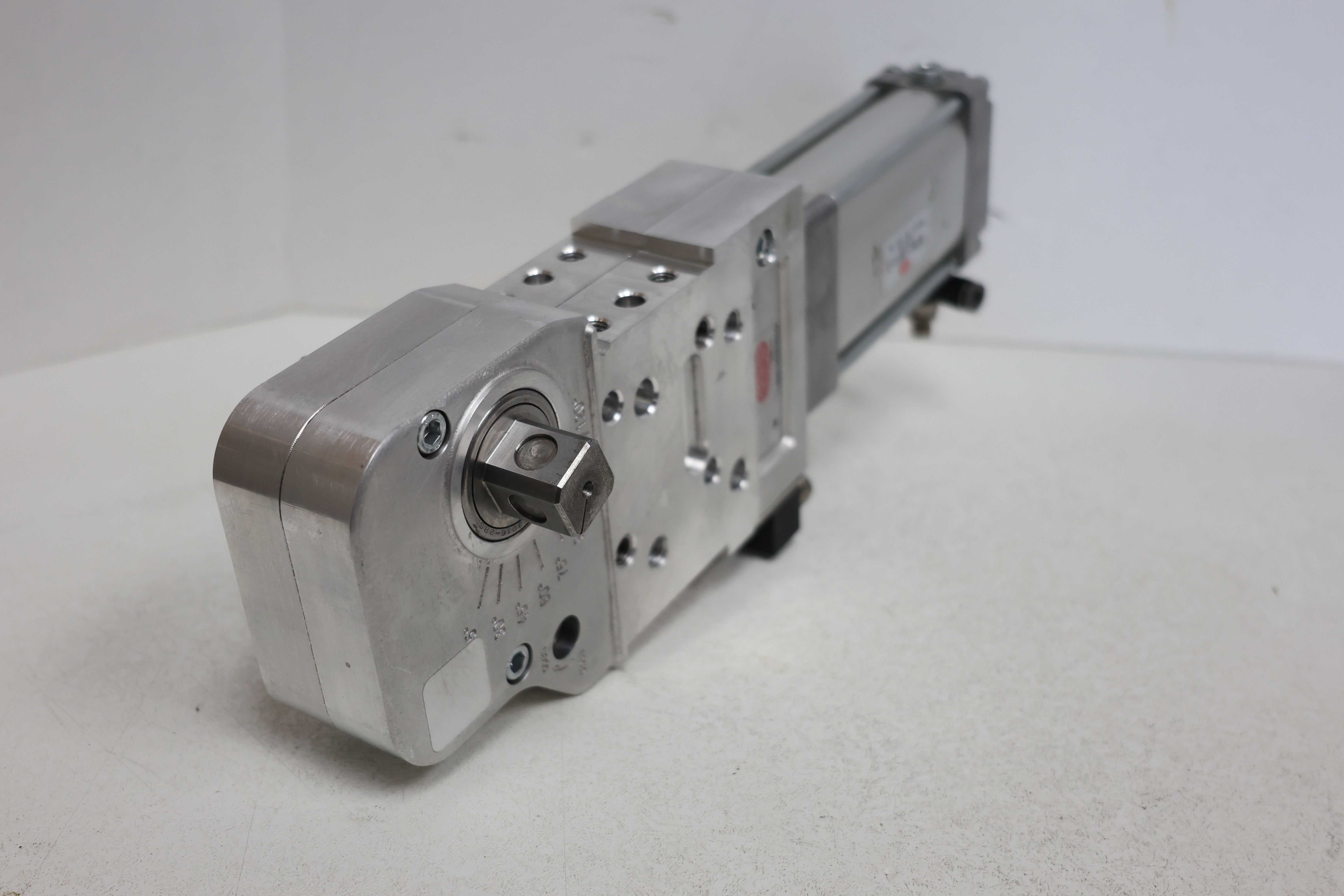 Used DESTACO 82M-323005NC8 Pneumatic Power Clamp 90 lb-in M14 Connector GHA-141-C1