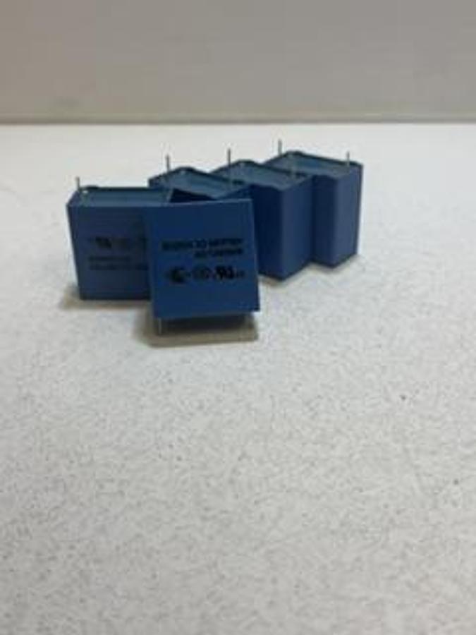 lot of 5 EPCOS B32924C3475M Capacitor Cap 4.7 uF; Tol 20%; Vol-Rtg 305 VAC GHA-114