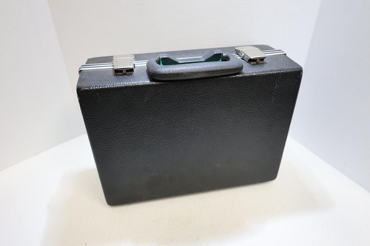 Used CEL-231 Digital Sound Level Meter w/ CEL-282 Calibrator & Case