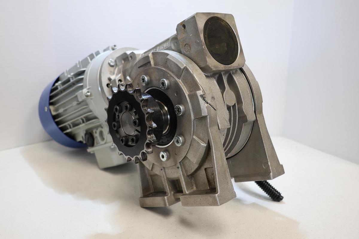 Used Varvel FRS 70 Gearmotor 1.5HP 230/460V 3PH 1690 RPM w/ Sprocket Used