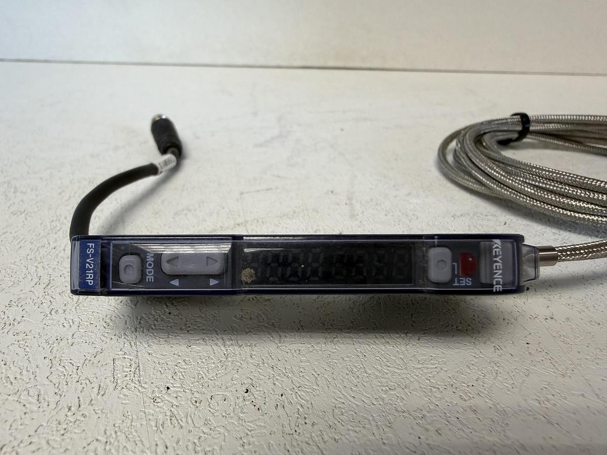 Used KEYENCE FS-V21RP Fiber Optic Sensor Amplifier Digital NPN FS-V21 Series GHGC-15