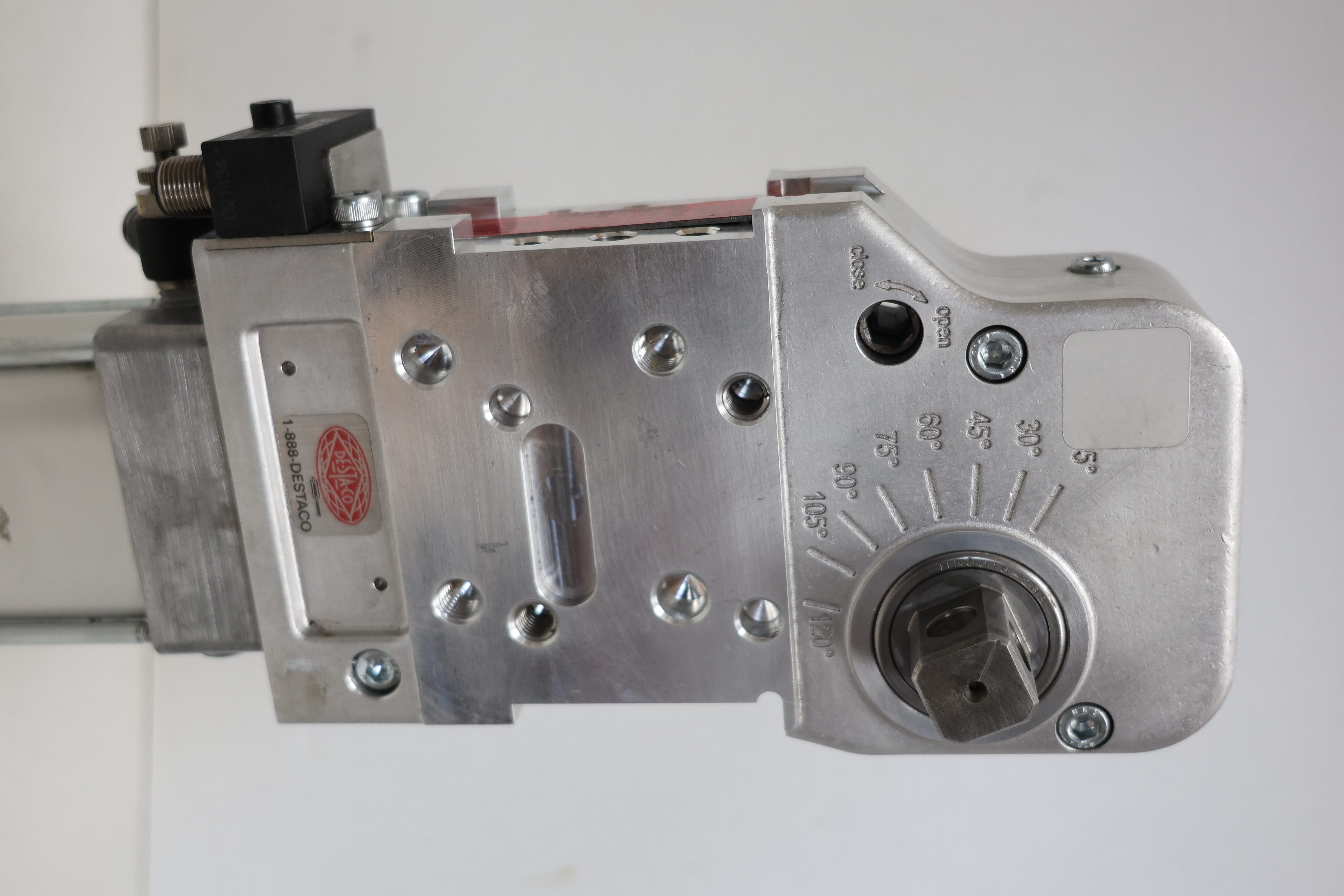 Used DESTACO 82M-323005NC8 Pneumatic Power Clamp 90 lb-in M14 Connector GHA-141-C1