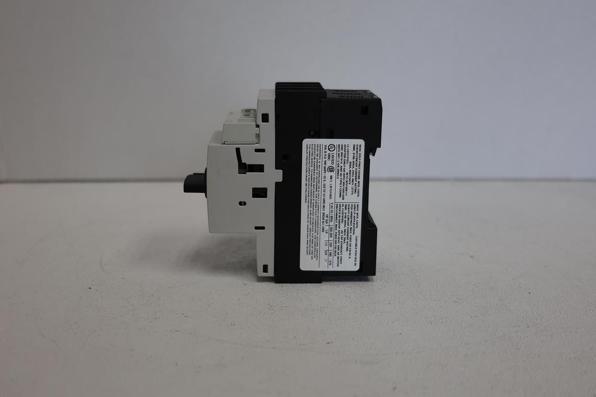 Used SIEMENS 3RV1021-OKA10 Circuit Breaker/Motor Protector 50/60Hz GHA-99