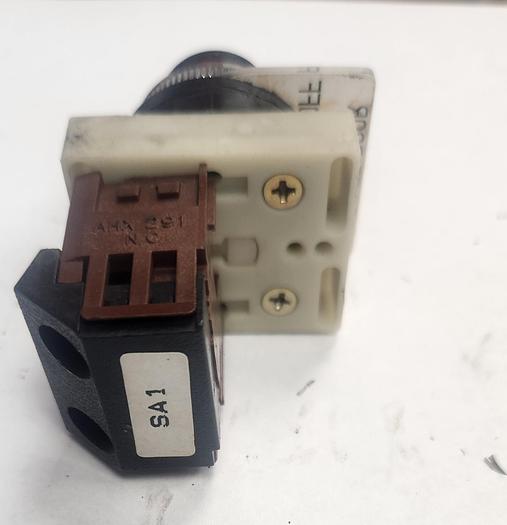 Used Fuji Electric AH25-J2A Key Selector Switch - GHA-158-C3