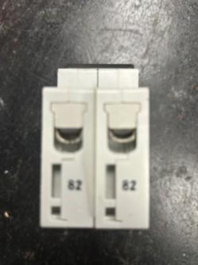 Used GE D4 V-LINE CIRCUIT BREAKER 2 POLE 4A 277/480V V37210 - GHC-16