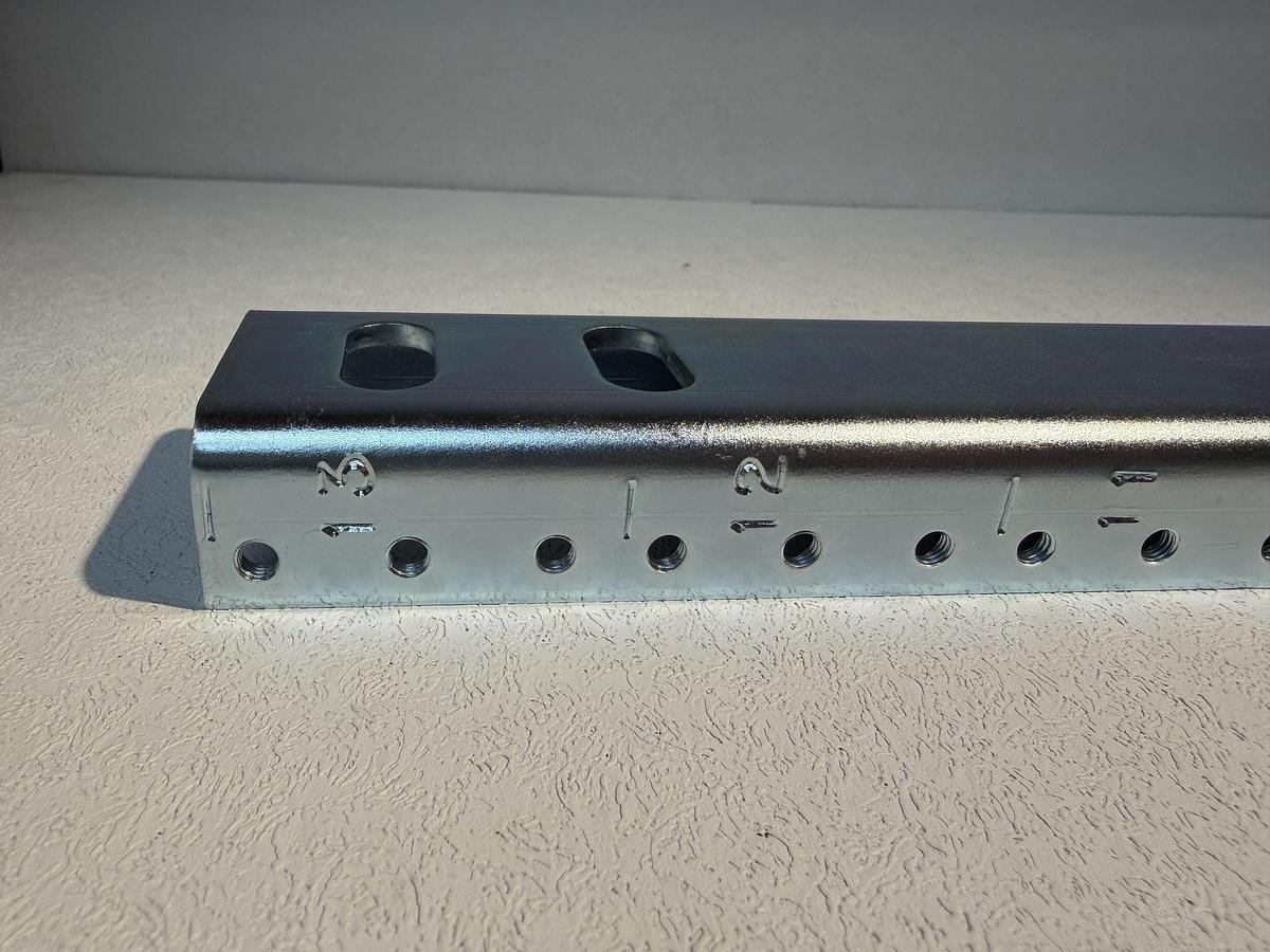 HAMMOND CCR63TZPL Mounting Rails / Brackets – 10-Gauge Steel (Pair) GHC-16