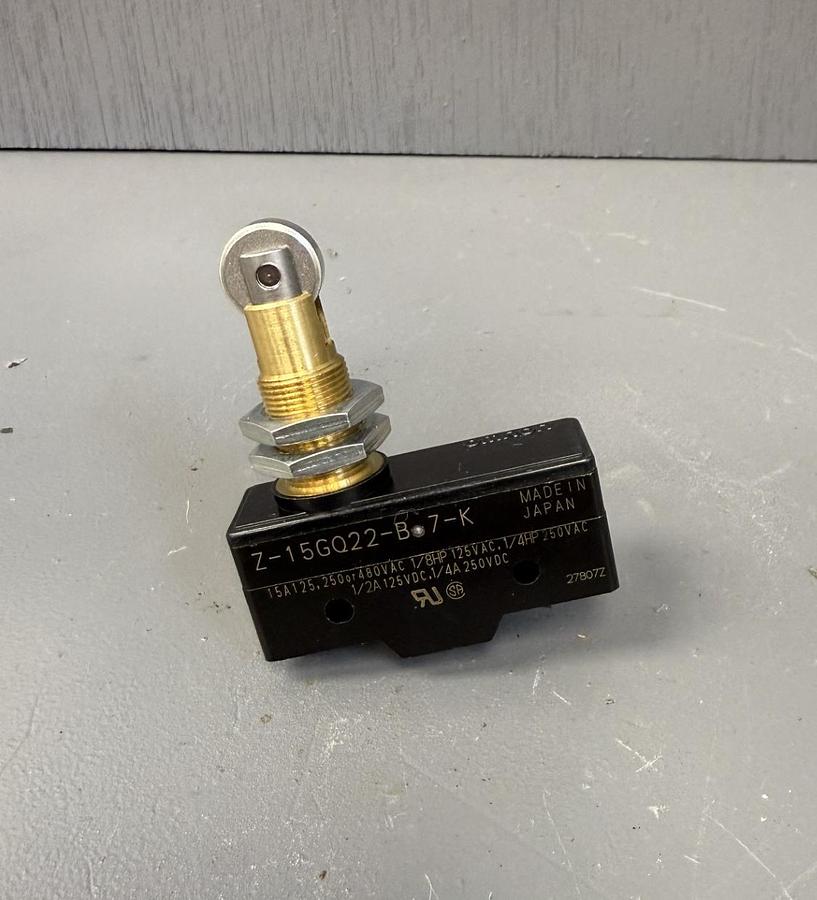 Used OMRON Z-15GQ22-B 7-K INDUSTRIAL SNAP ACTION SWITCH GHA-GC7