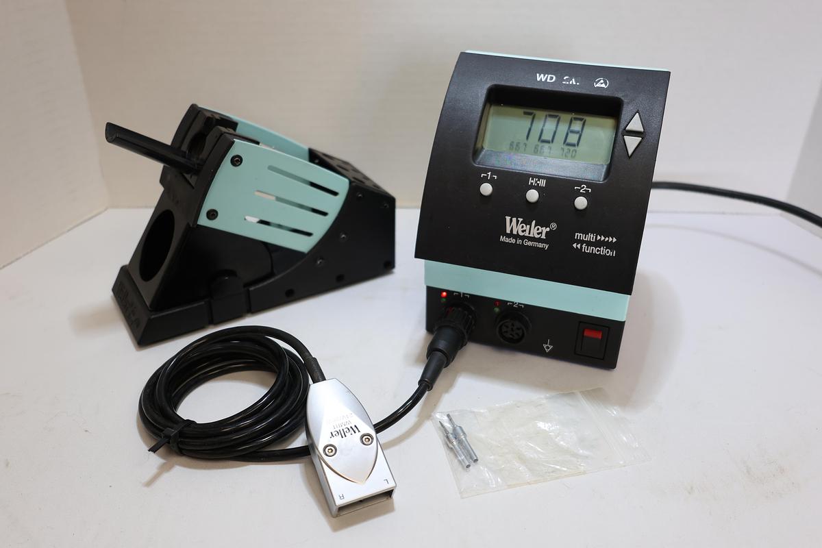 Used Weller WD2M Soldering Station w/ WMRP Iron, Stand & Tips Tested Working