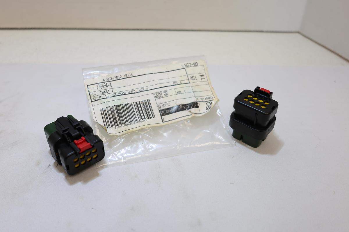 Lot of 2 NEW TE Connectivity 776494-4 8 Position Plug Assembly Key 4 Automotive Connector