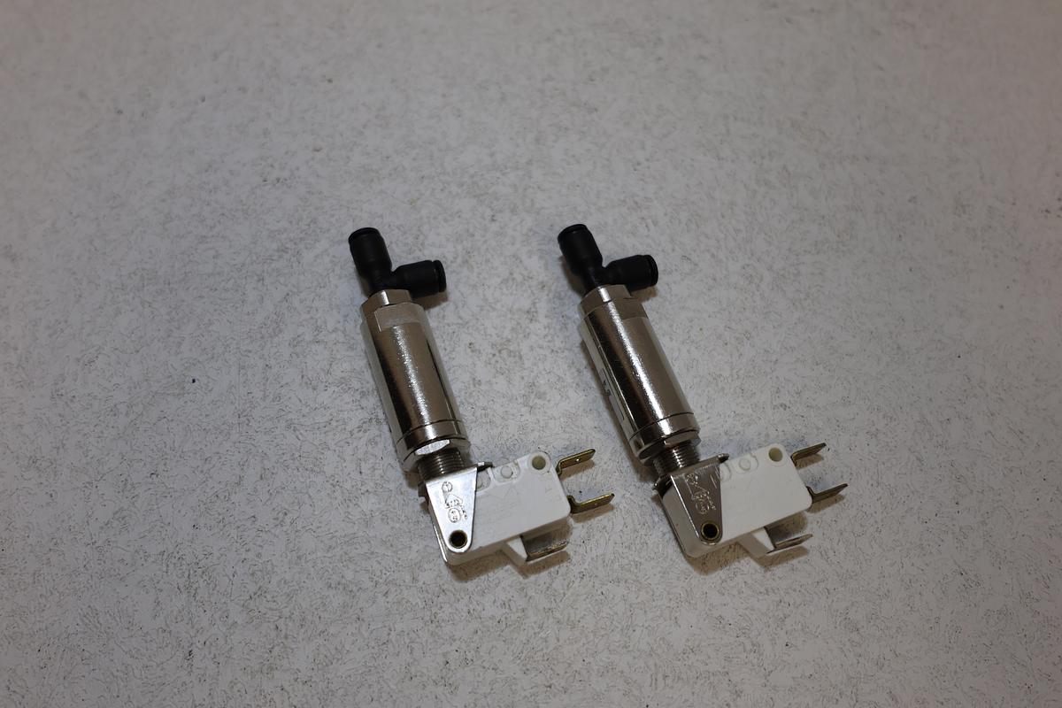 Used Lot of 2 Pneumax 900.18.1/1-4 Pneumatic Cylinders w/ Limit Switches Used