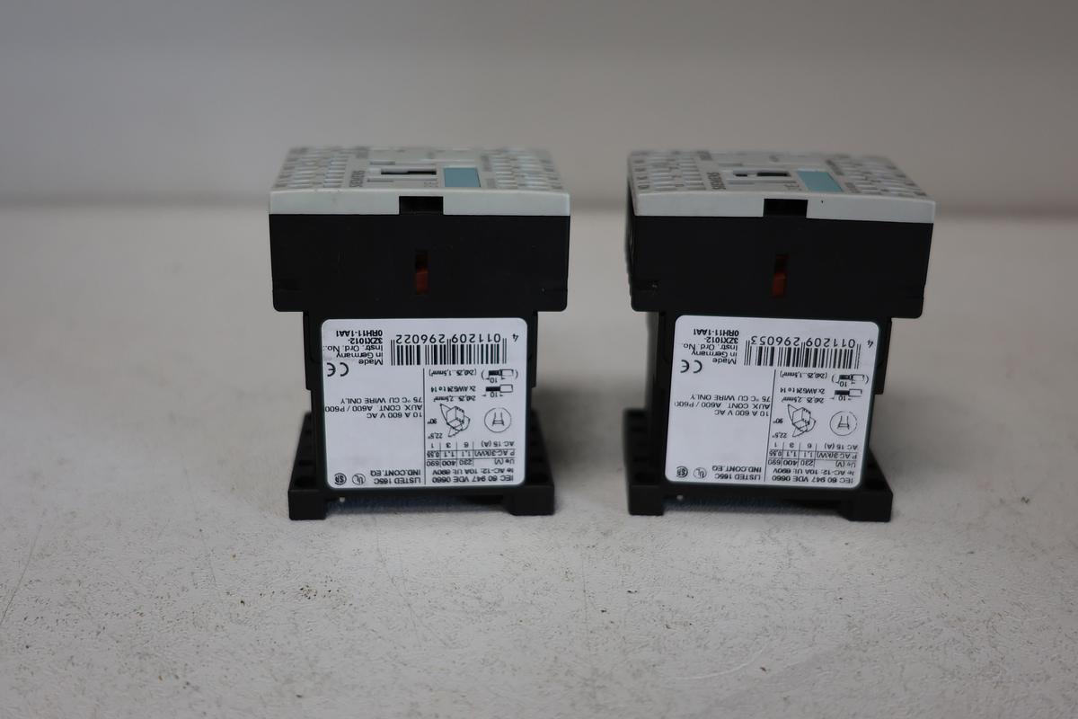 Used (Lot of 2) Siemens 3RH1131-2AB00 Contactor, 3-Pole, 3RH1 Series GHC-16