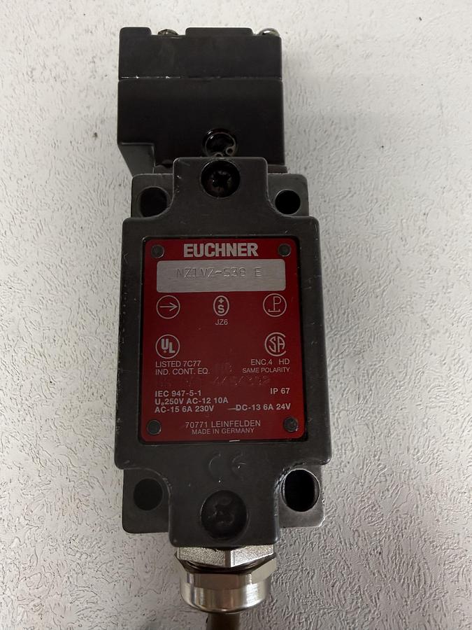 Refurbished (Refurbished) Euchner NZ1VZ-538 E Safety Interlock Switch GHC-27