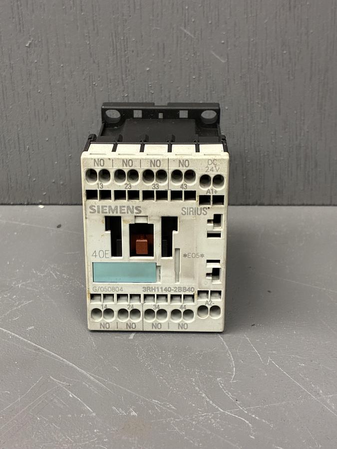 Used Siemens Control Device | IEC/EN 60947-5-1 Industrial Switching Component GHC-34