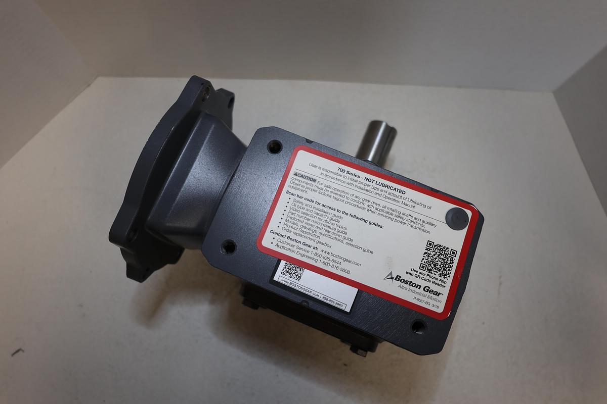 Boston Gear F724-60-B5-G Speed Reducer Gearbox 60:1 Ratio New Unused