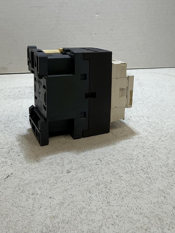 Used Telemecanique LC1D09 Contactor w/ LAD4RCU Surge Suppressor Schneider Square D