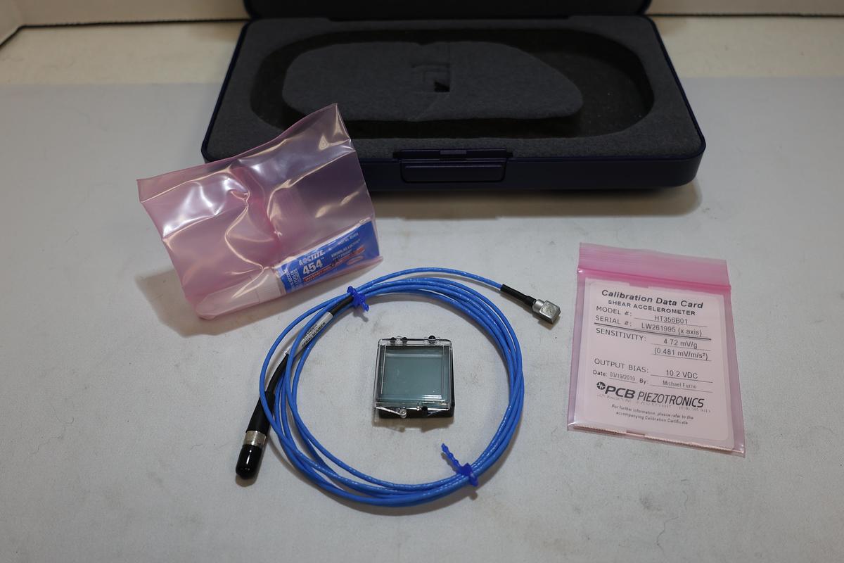 Used PCB 482C05 Vibration Analysis System w/ 2 HT356B01 Sensors & 034G10