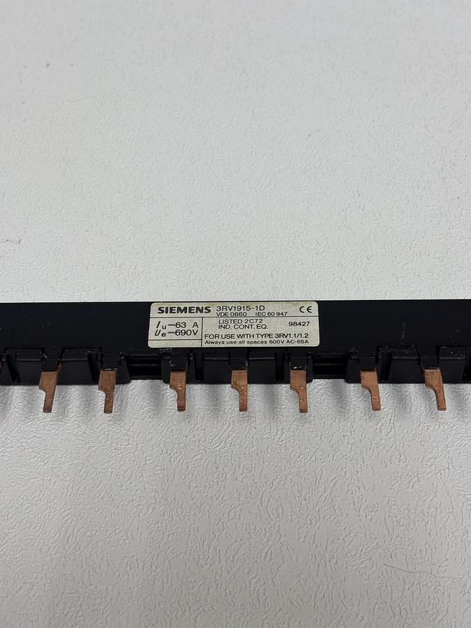 Used SIEMENS 3RV1915-1D – Busbar Adapter / Connection Module GHC-38