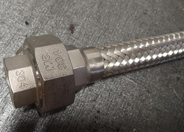 Flexible Metal Hose Ass'y: 1/2" ID., 5.5" Dynamic Min. Bend Radius (In.), MNPT - GHB-64