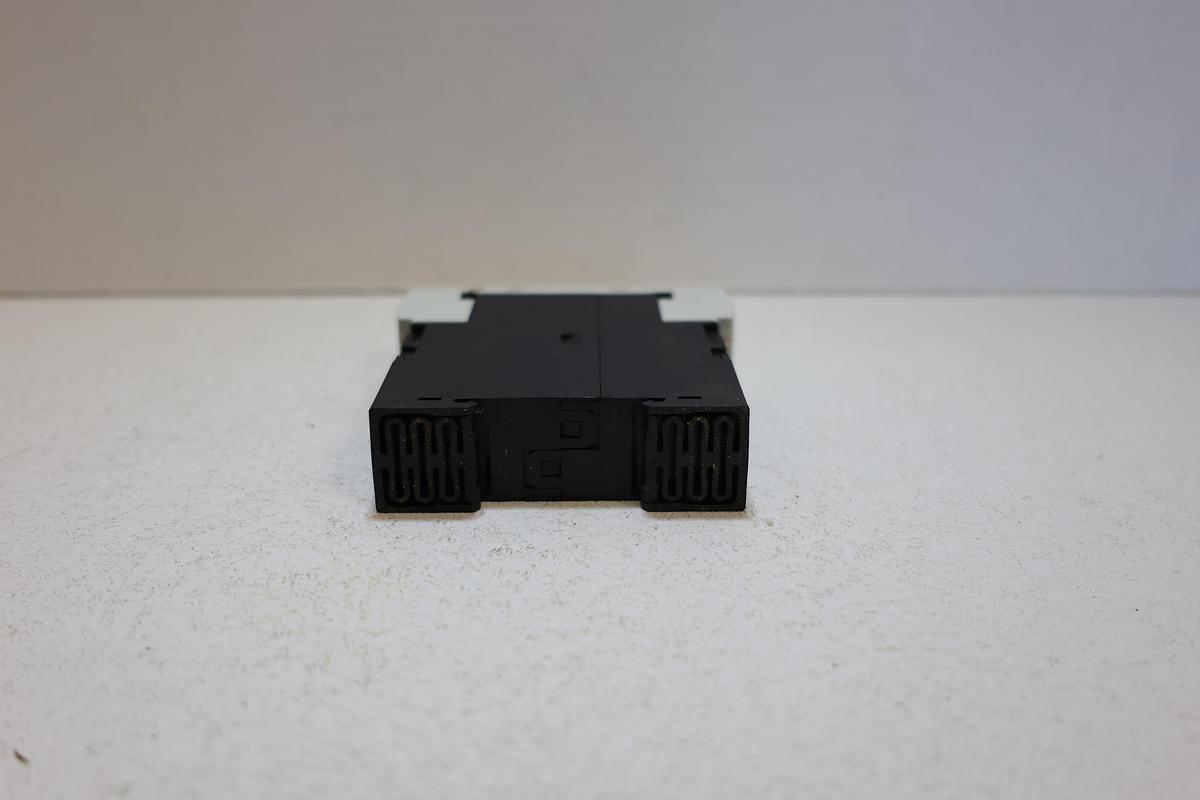 Used Siemens SIRIUS 3RP1540‑2AB30 OFF‑Delay Timing Relay – 24 V AC/DC, LED GHC-37
