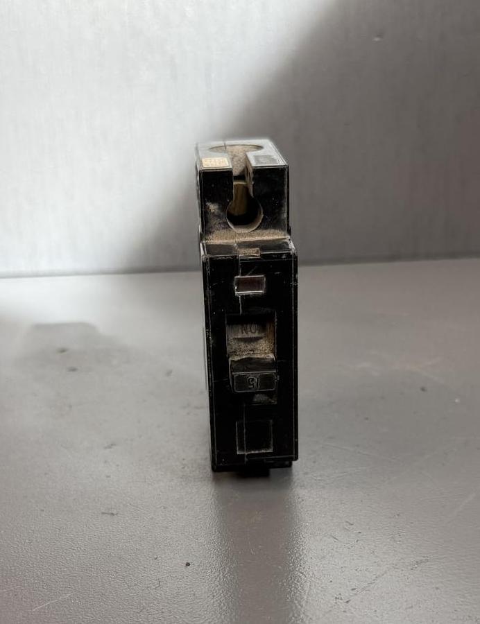 Used SQUARE D LM-4294 1 POLE CIRCUIT BREAKER GHA-117