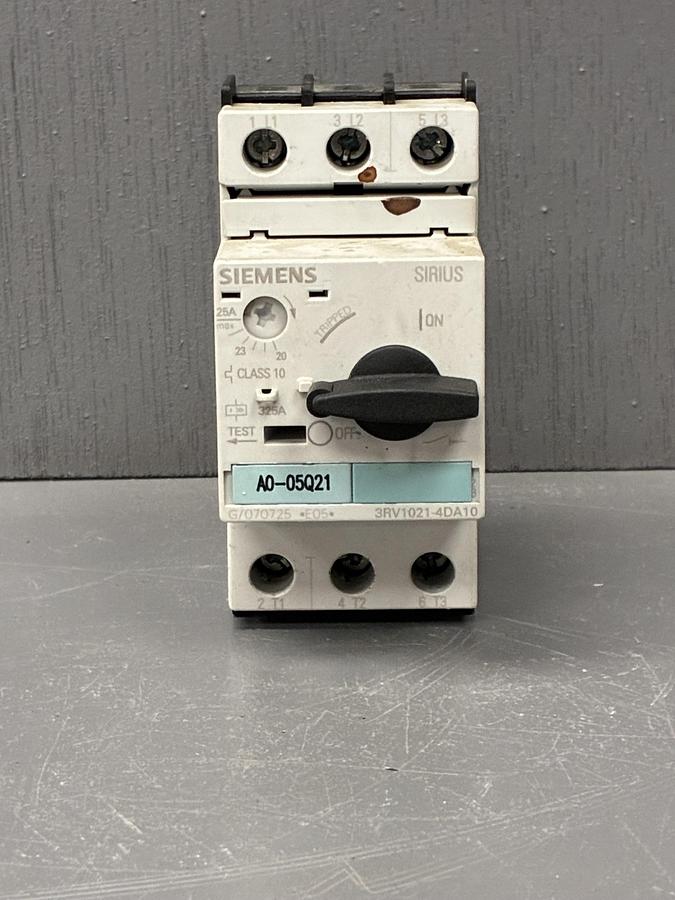 Used Siemens 3RV1021-4DA10 Motor Protection Circuit Breaker GHA-160