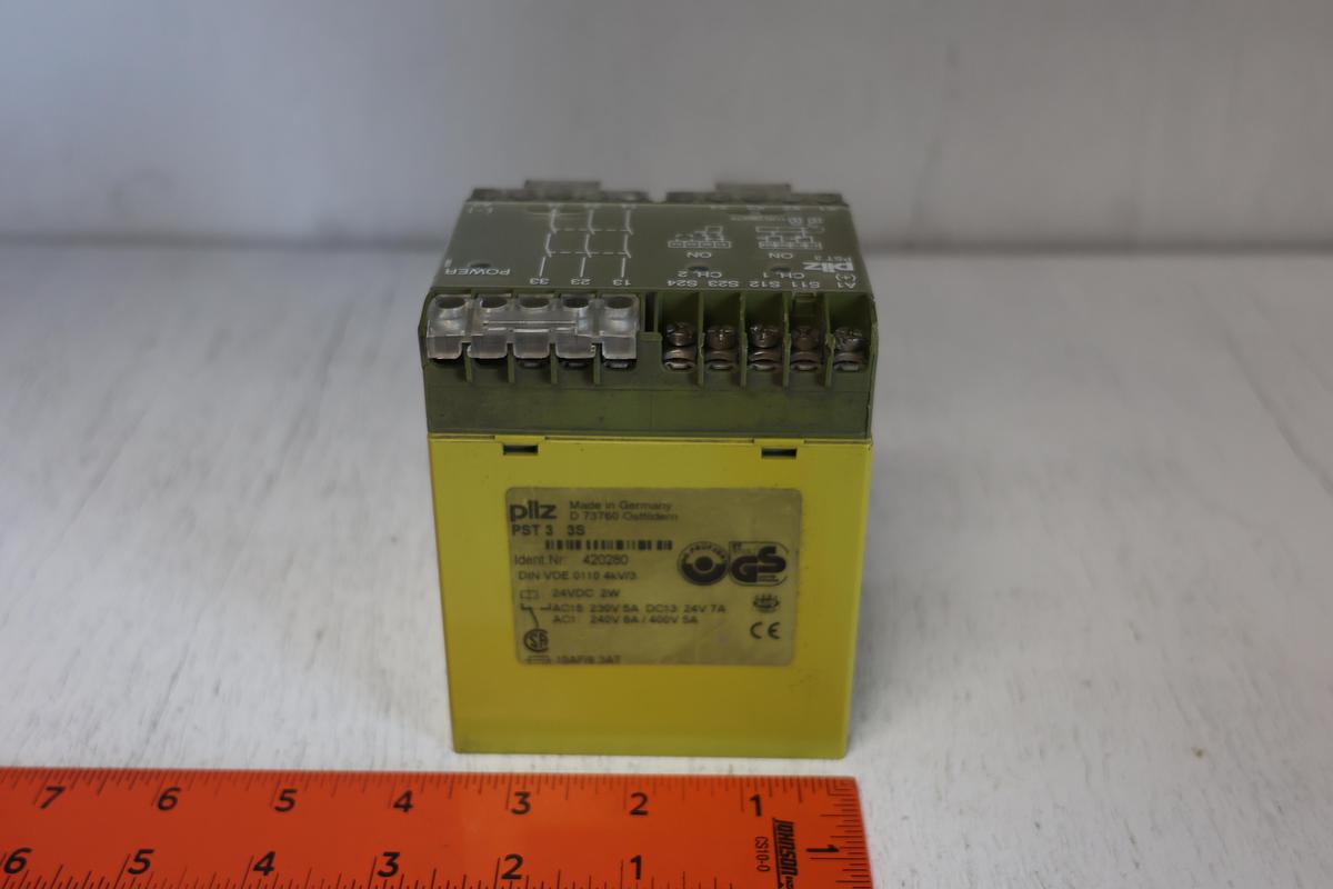Used PILZ PST3  Safety Relay 420280 24VDC3S GHA179