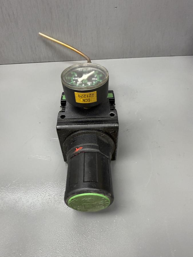 Used Bosch Rexroth Aventics 0 821 300 353 584 Pneumatic Valve GHC-39