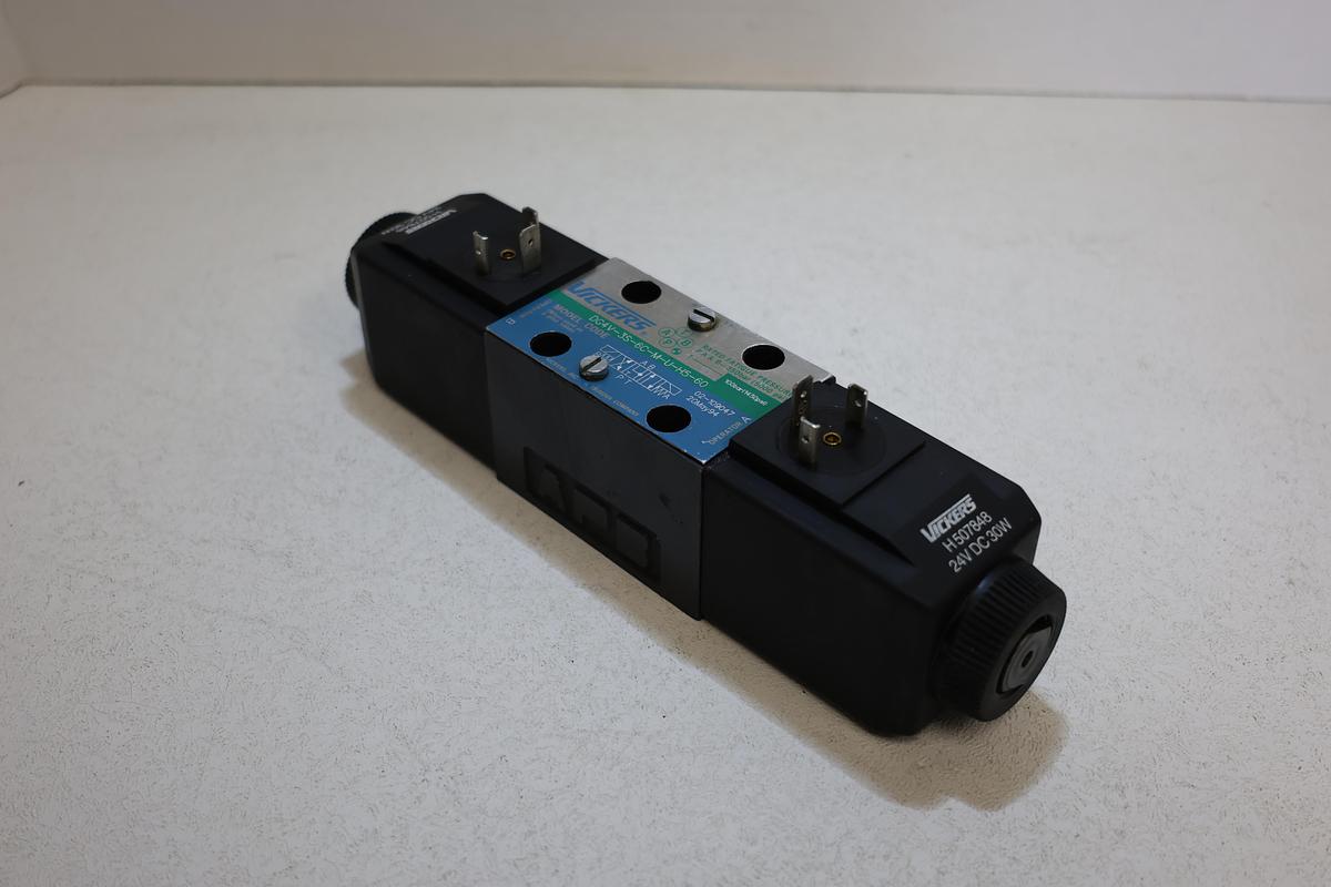 Used Vickers DG4V-3S-6C-M-U-H5-60 Hydraulic Solenoid Valve 24VDC Dual Coil