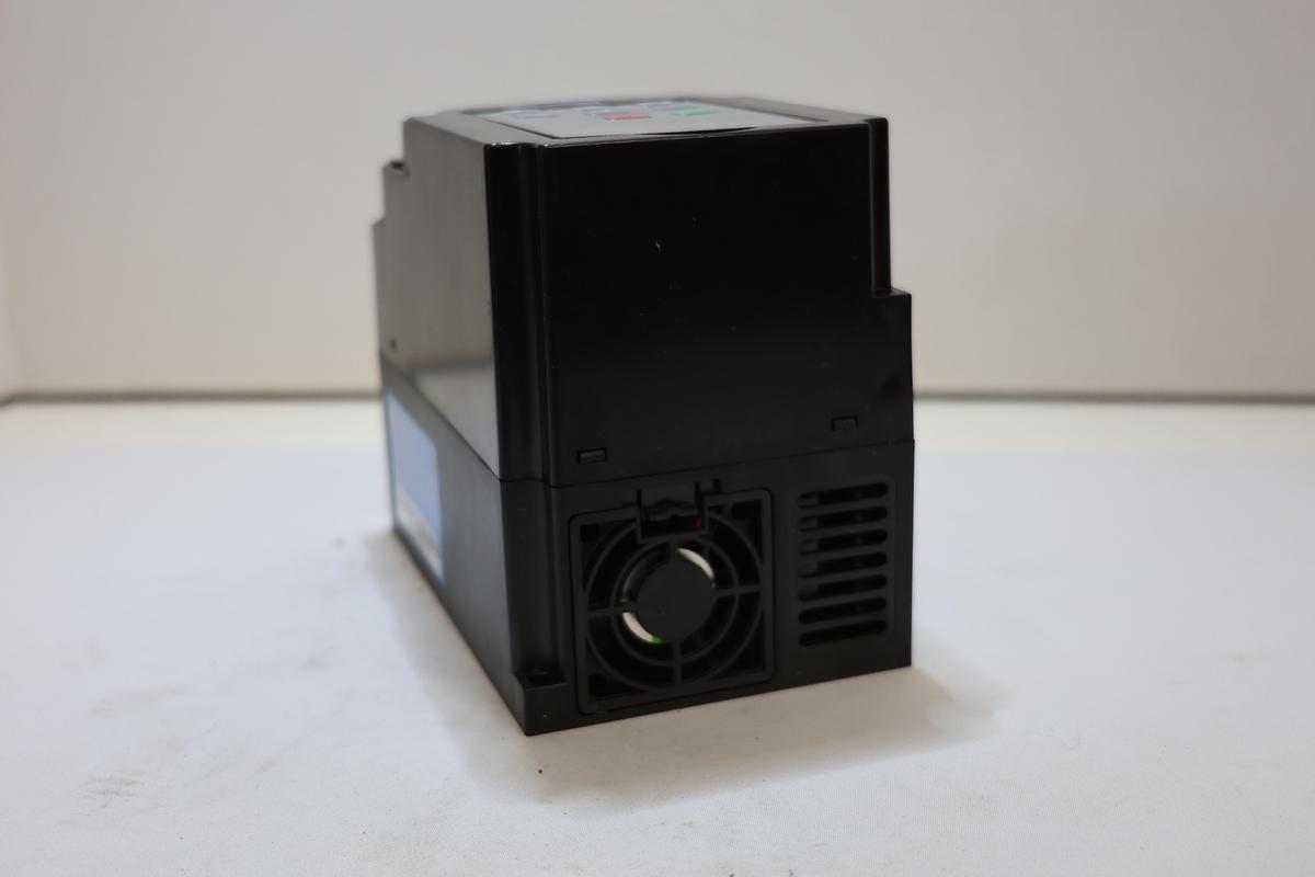 Used (NEW) A2-8022 Variable Frequency Drive VFD 2.2kW 220V 15A Motor Speed Controller Inverter