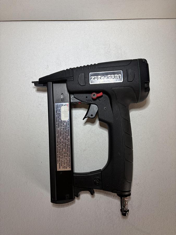 Used Craftsman 1/4" Crown Stapler 18 ga - w/Case/Instructions GHC-34