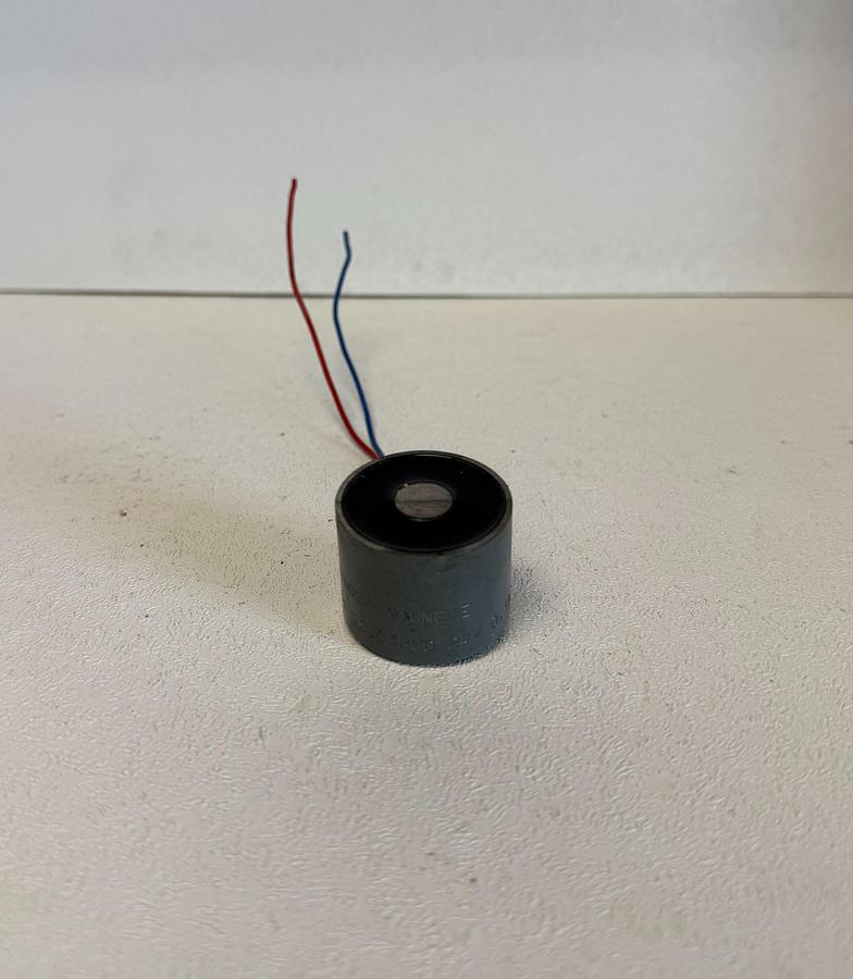 Used Binder Magnete 01 32003B00 24V Magnet GHC-27