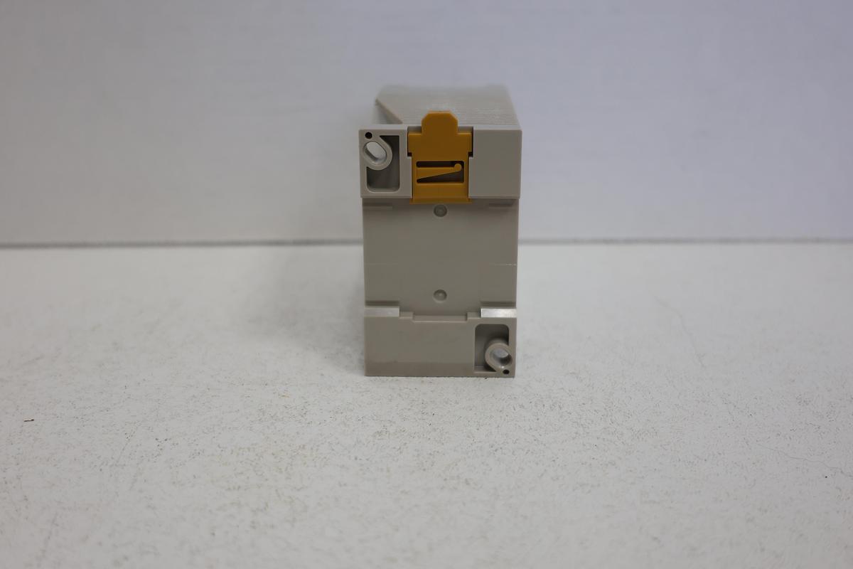 Used Omron S82K-01505 Power Supply 5VDC 3A 15W DIN Rail Industrial PLC