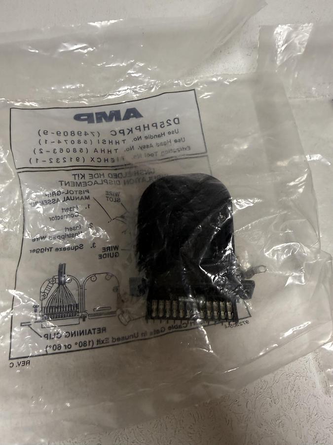 Used (Lot of 2) TE Connectivity AMP D25PHPKPC D-Sub Connector 25-Pin Male Panel Mount GHA-73