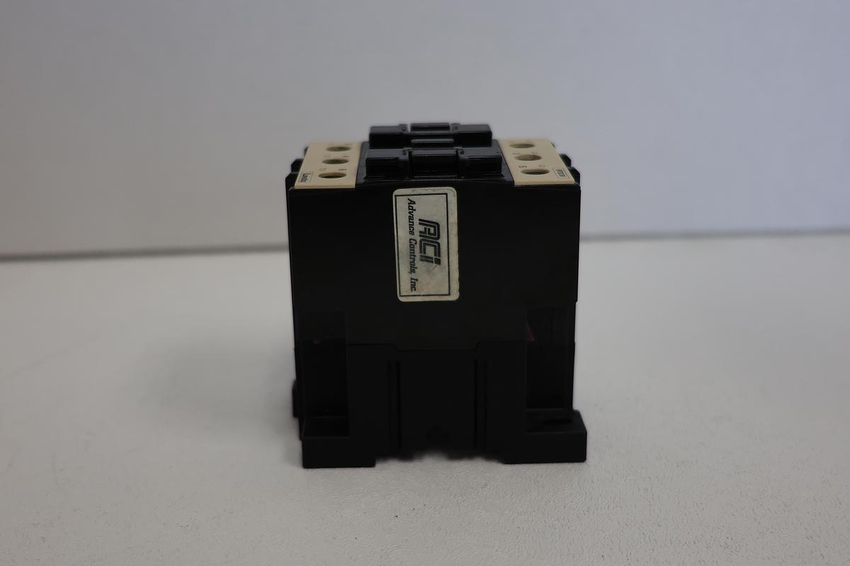 Used Lovato BF32 Series Contactor – 82A @ 600VAC – 3 Pole – Industrial Control 200/240V GHA-185