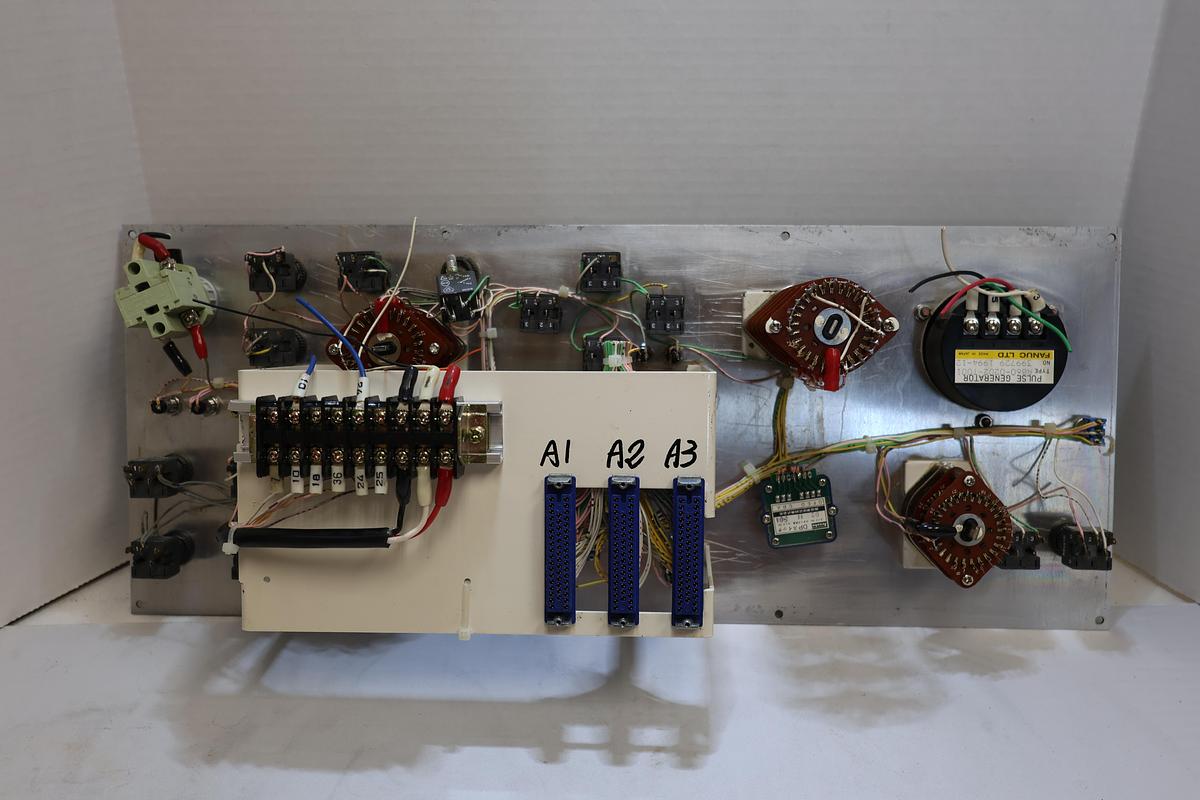 Used Fanuc CNC Machine Operator Control Panel MPG Pendant A860-0202-T001