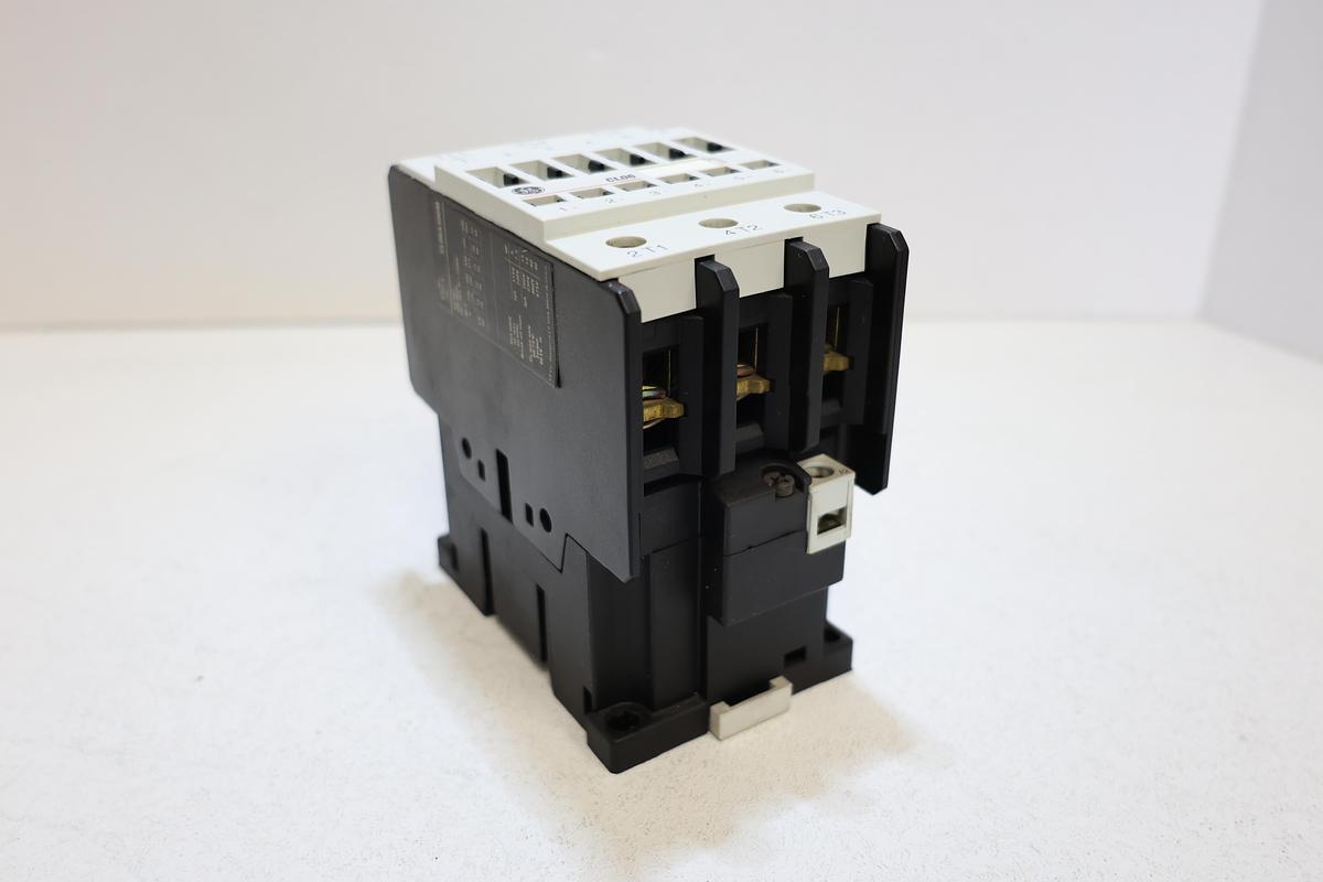 Used GE CL06A300MGE General Electric CL06A300M 3-Pole Contactor 60A Industrial Used