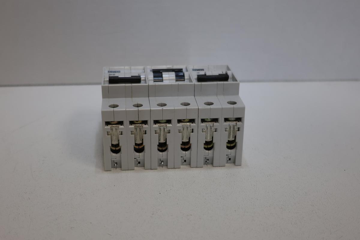 Used Siemens 5SX22 Mini Circuit Breakers – C1 / C2 / C4 – 2 Pole – 230/400V AC – LOT OF 3 GHA-187