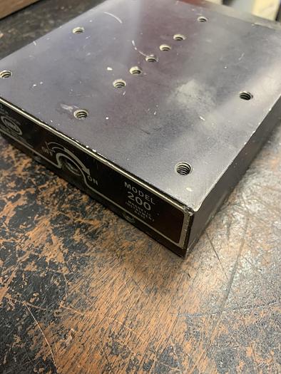 Used Newport Model 200 Magnetic Instrument Base GHA-gs41