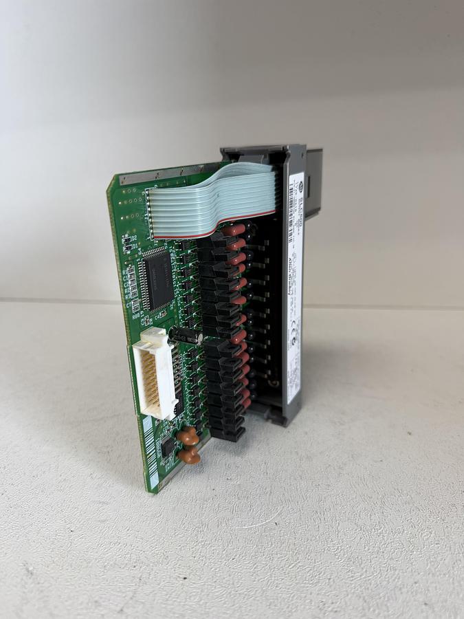 Used Allen Bradley 1746-OA16 SLC 500 Output Module Series D PLC Output Card GHB-80