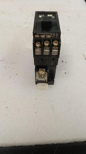 Used HITACHI CP31-A CIRCUIT PROTECTOR 2A 220VAC 1-POLE DELAY No.S GHA-157-C3