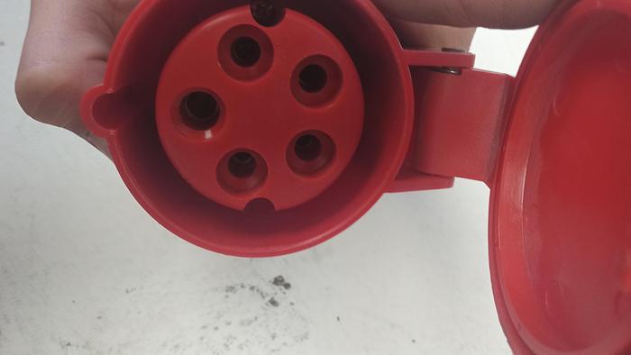 Used 5 Pin Industrial Power Connector Waterproof Industrial Socket 16A IEC309-2 GH