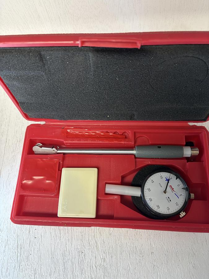 Used MHC Dial Indicator Bore Gage Set .7"-1.5" with Case  GHA-178