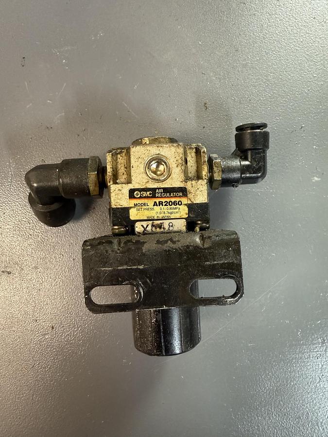 Used SMC AIR REGULATOR AR2060 GHB-40