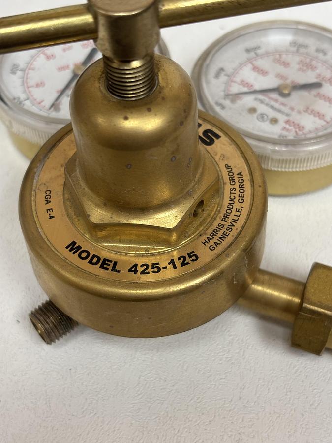 Used Harris Model 425-125 single-stage industrial Gas regulator GHC-31