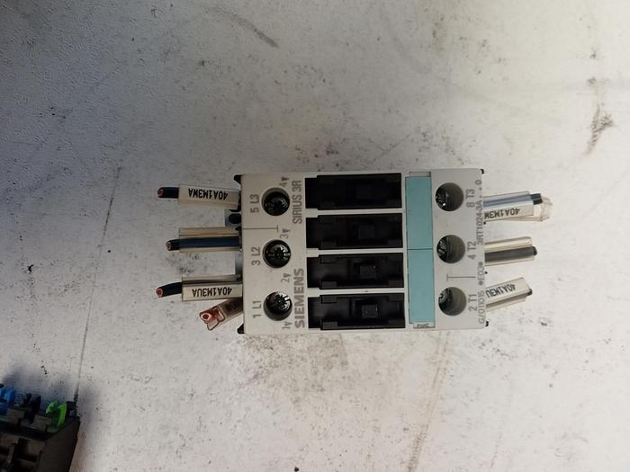 Used SIEMENS 3RT1024-3A Contactor 24V Coil 3RH1921-2FA22 GH118