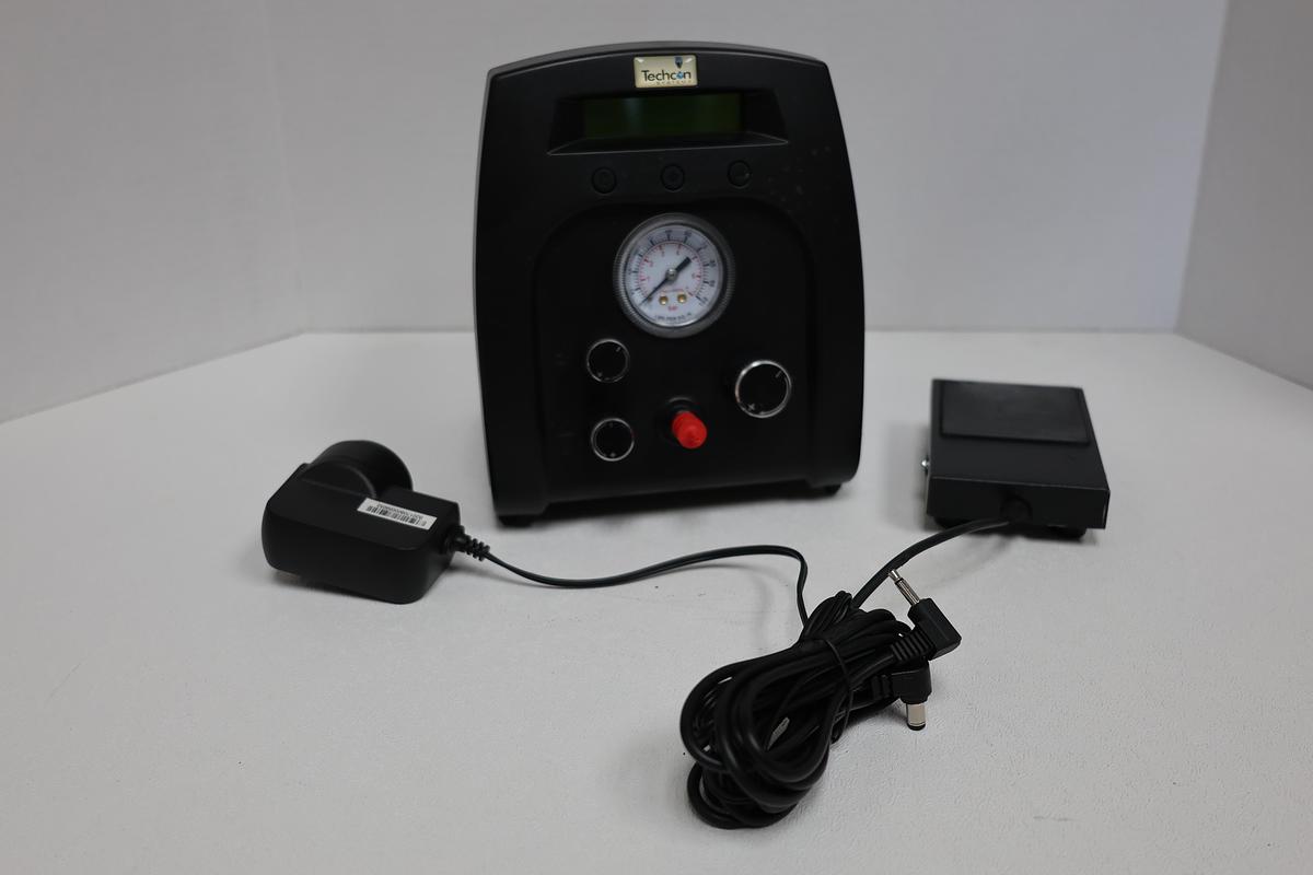 Used Techcon Systems Digital Fluid dispenser TS250 24V DC  Max P: 100PSI