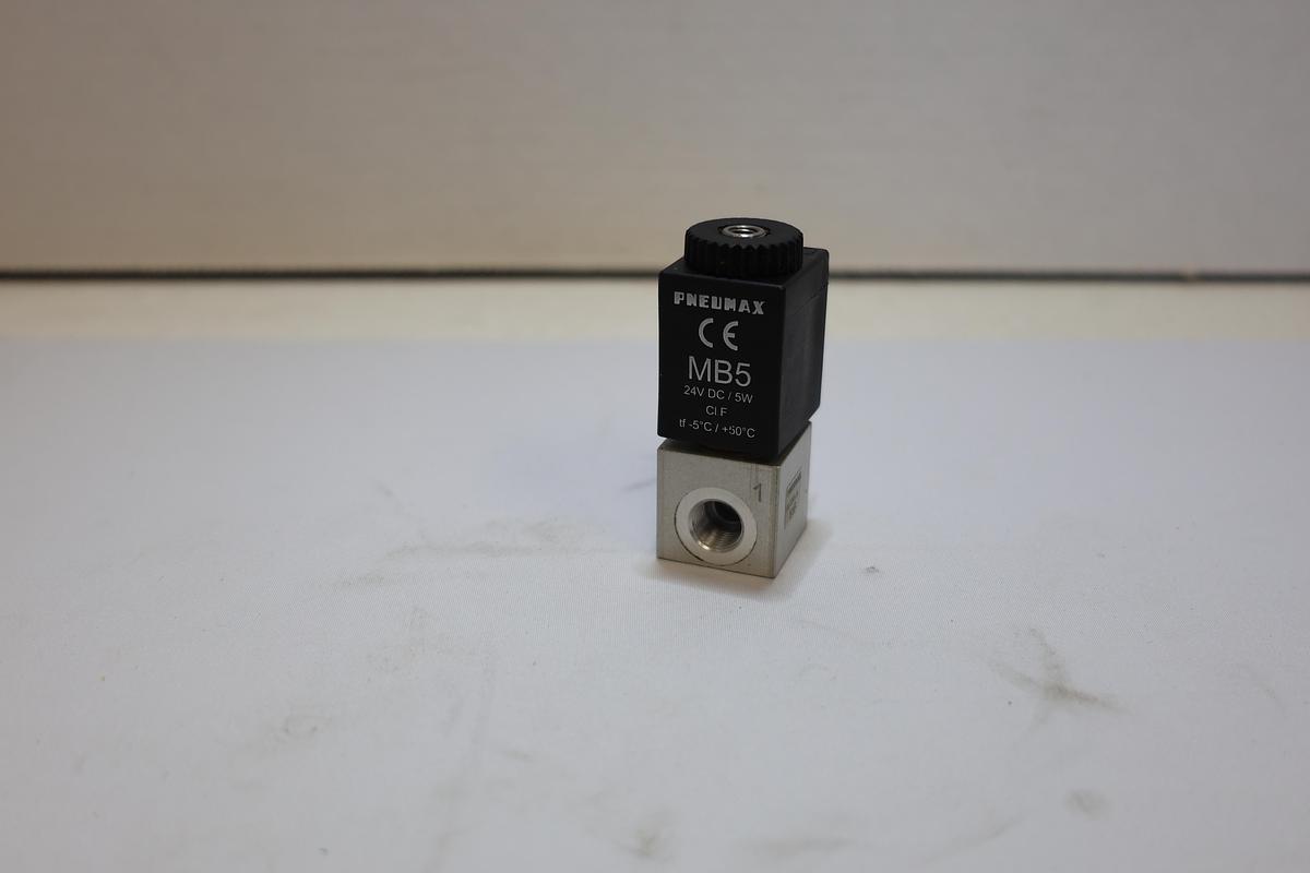 Used Pneumax OILC001.A Solenoid Valve MB5 24V DC 5W Pneumatic Valve