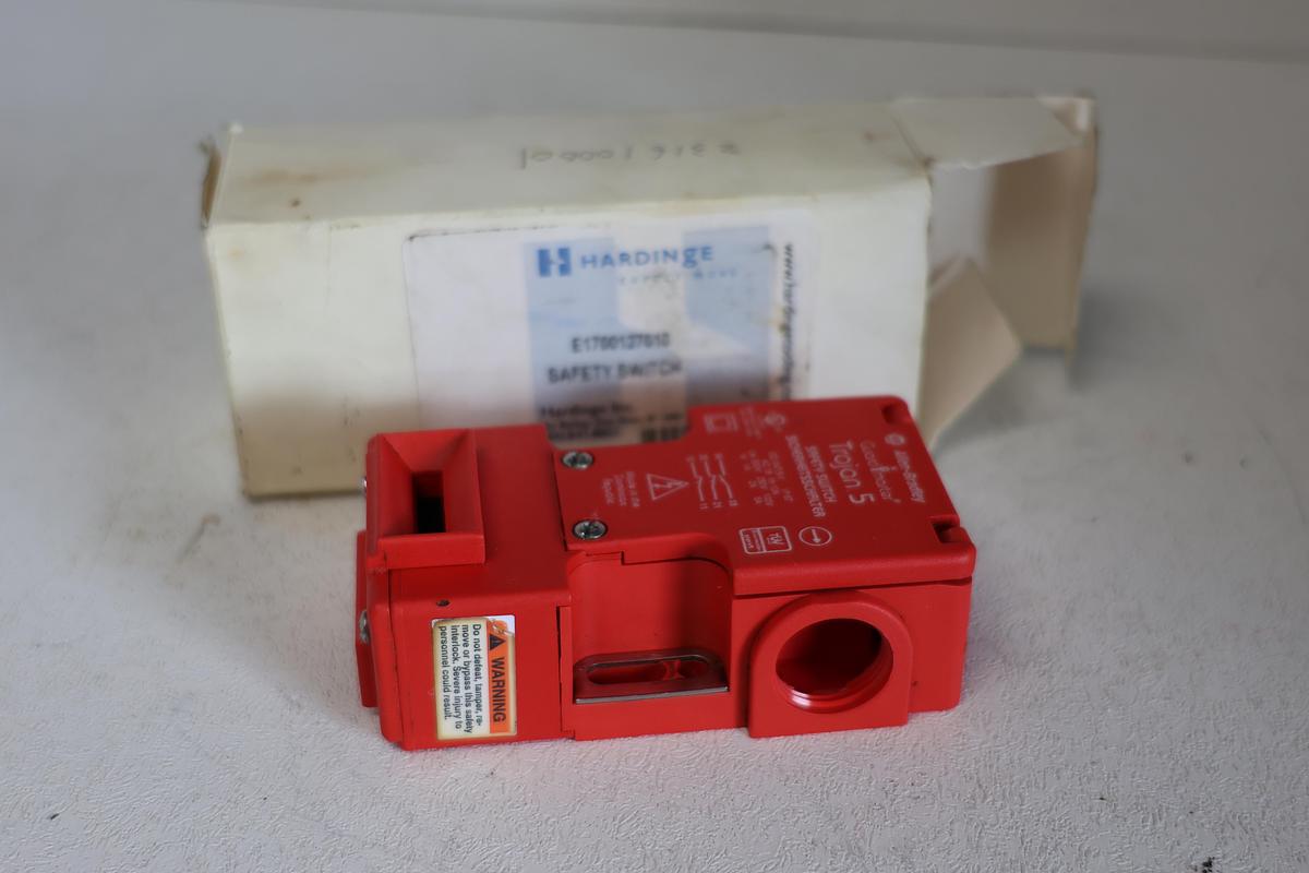 Used Allen-Bradley Guardmaster Trojan 5 Safety Switch – Industrial Interlock Switch IEC-947-5-1  GHGC-4